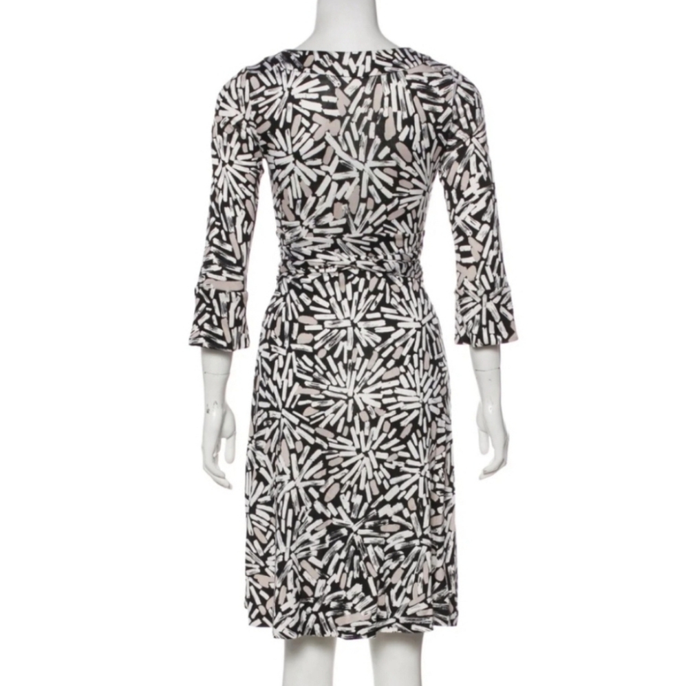 DIANE VON FURSTENBURG Melicent Wrap Dress - Picture 3 of 10